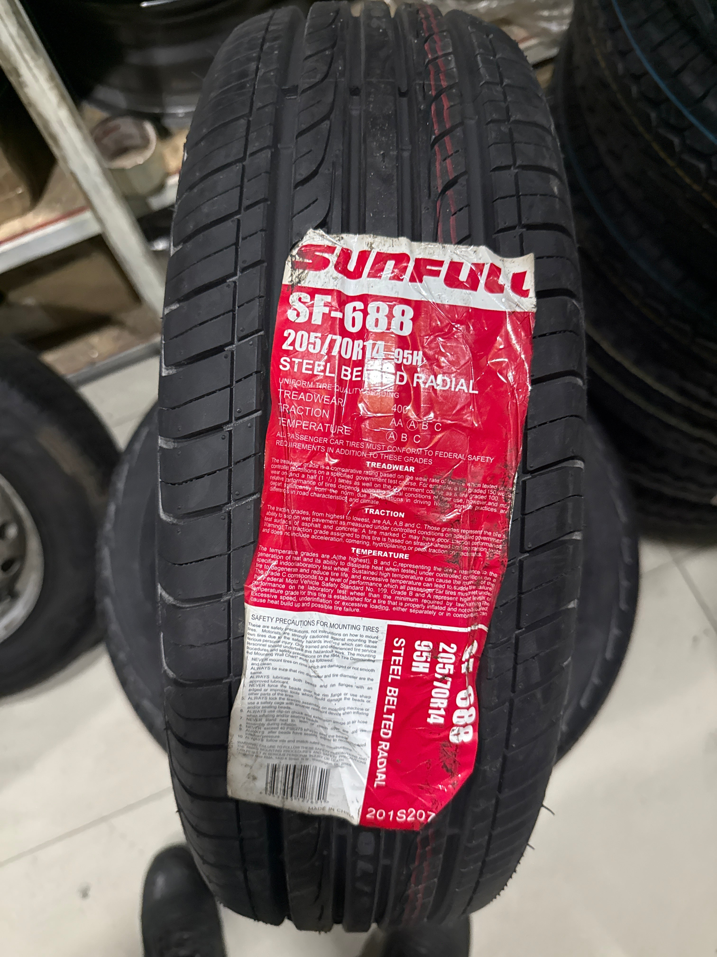 NEUMÁTICOS 205/70R14 SUNFULL SF-688 95H